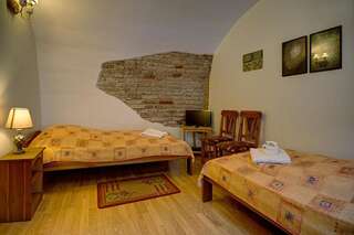Отели типа «постель и завтрак» Bernardinu B&B House Вильнюс Двухместный номер с 1 кроватью или 2 отдельными кроватями, общая ванная комната-18